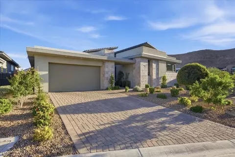 10843 White Clay Dr, Las Vegas, NV 89135