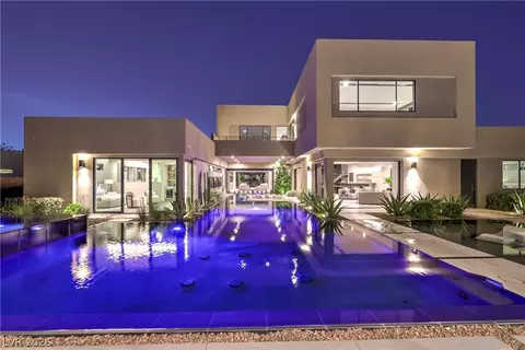 7070 Nomi Ct, Las Vegas, NV 89120