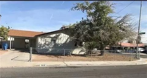 3258 Glenhurst Dr, Las Vegas, NV 89121