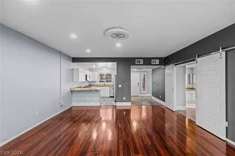 10525 Autumn Pine Ave #105, Las Vegas, NV 89144
