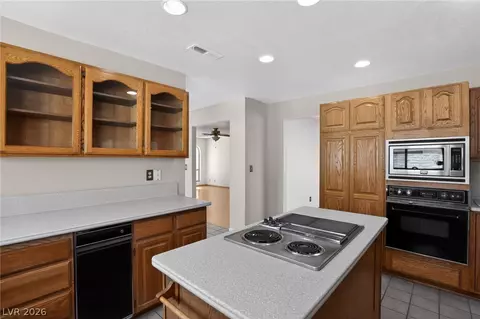 Kitchen - 3698 Laughlin Blvd, Laughlin, NV 89029 photo 2 of 4
