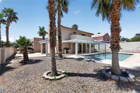 Exterior - 3698 Laughlin Blvd, Laughlin, NV 89029 photo 3 of 8