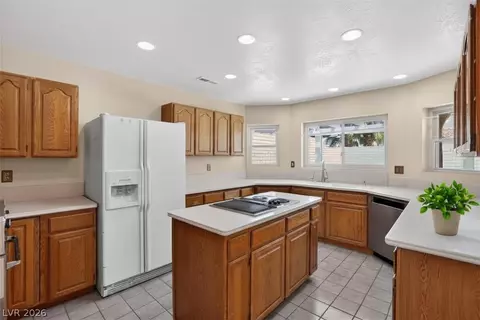 Kitchen - 3698 Laughlin Blvd, Laughlin, NV 89029 photo 3 of 4