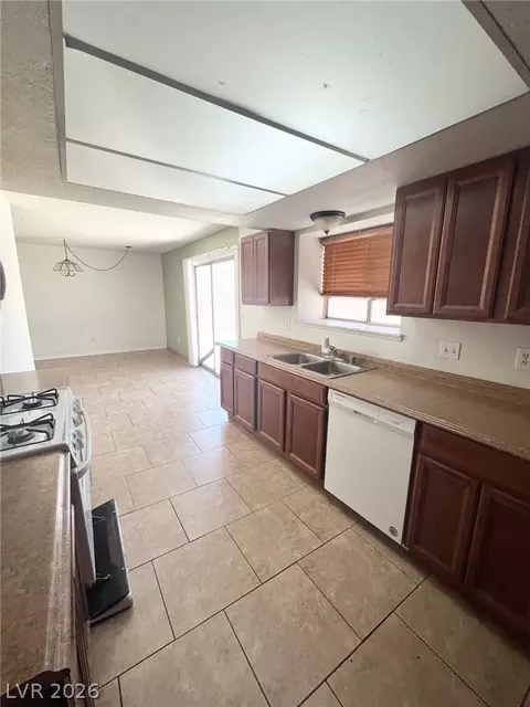 Kitchen - 3047 Soledad Dr, Laughlin, NV 89029 photo 3 of 4