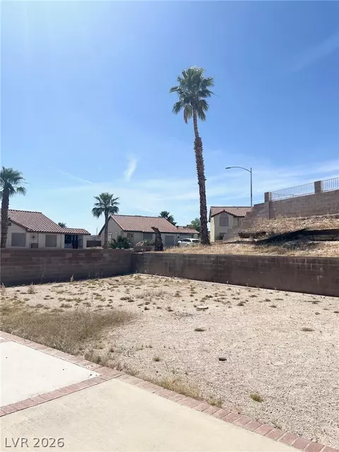 Exterior - 3047 Soledad Dr, Laughlin, NV 89029 photo 5 of 8