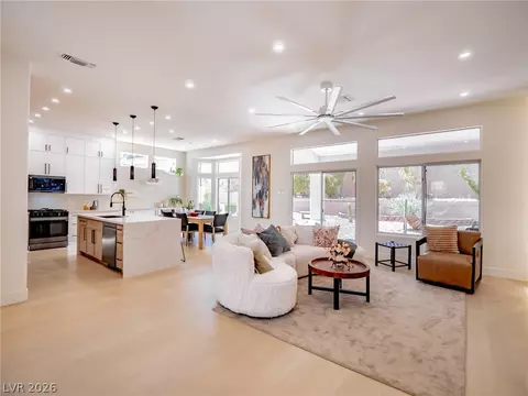 2413 Rockford St, Las Vegas, NV 89134