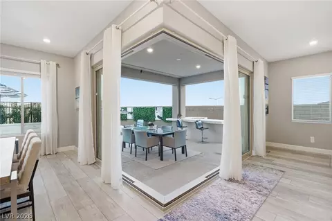 112 Springbough Ln, Las Vegas, NV 89138