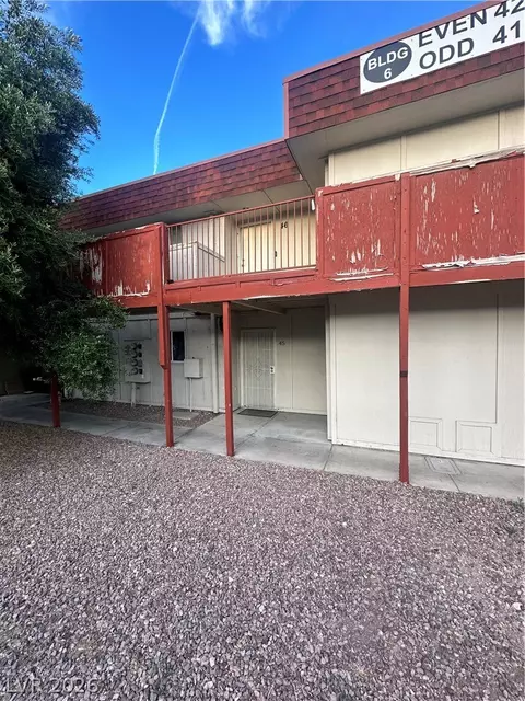 5366 Swenson St #45, Las Vegas, NV 89119