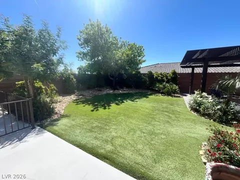 5761 E Badlands Ln, Pahrump, NV 89061