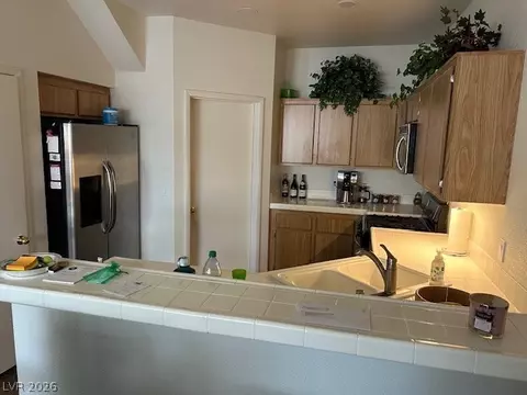 251 S Green Valley Pkwy #1712, Henderson, NV 89012