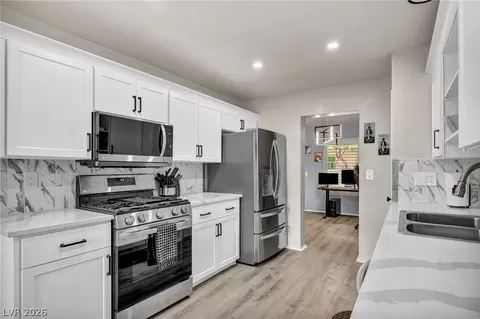 2725 Sungold Dr, Las Vegas, NV 89134