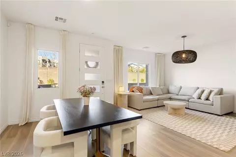 600 N Carriage Hill Dr #1020, Las Vegas, NV 89138