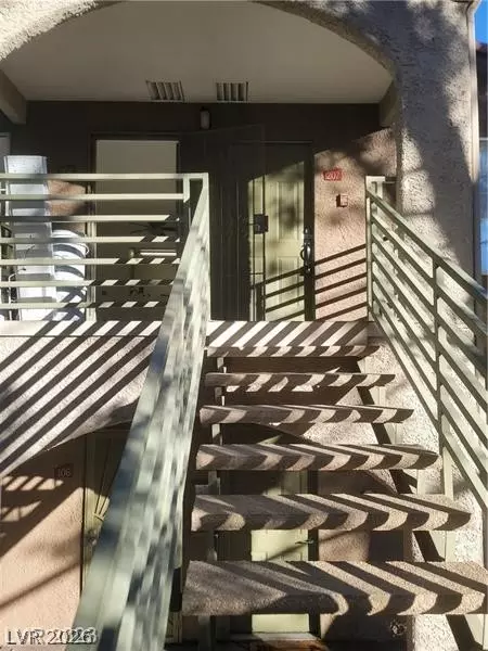 7730 Secret Shore Dr #207, Las Vegas, NV 89128
