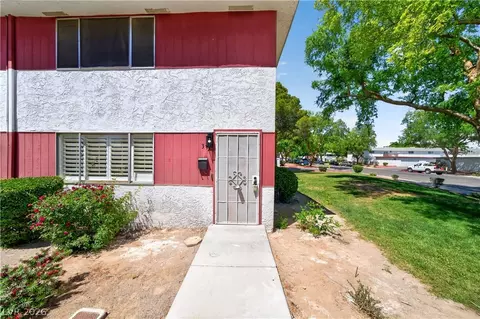 335 Greenbriar Townhouse Way, Las Vegas, NV 89121