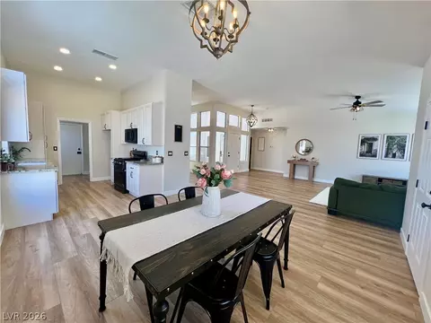 2052 Angel Falls Dr, Henderson, NV 89074