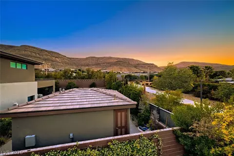10334 Jade Gardens Dr, Las Vegas, NV 89135