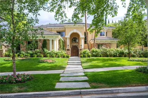 9209 Eagle Hills Dr, Las Vegas, NV 89134