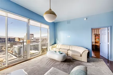 150 Las Vegas Blvd #1906, Las Vegas, NV 89101