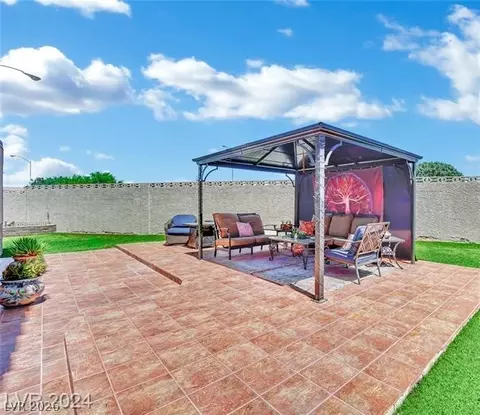8090 Counterpoint Ln, Las Vegas, NV 89123