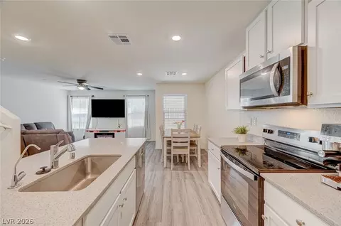 6928 Honor Hill St, Las Vegas, NV 89166
