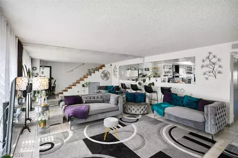 2080 Karen Ave #94, Las Vegas, NV 89169