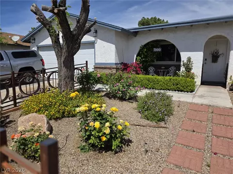 7000 Carrondale Way, Las Vegas, NV 89128