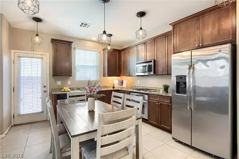 10623 Seasonable Dr, Las Vegas, NV 89129