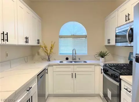1407 Santa Margarita St #D, Las Vegas, NV 89146