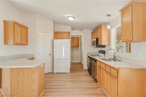 2220 S Bannavitch St, Pahrump, NV 89048