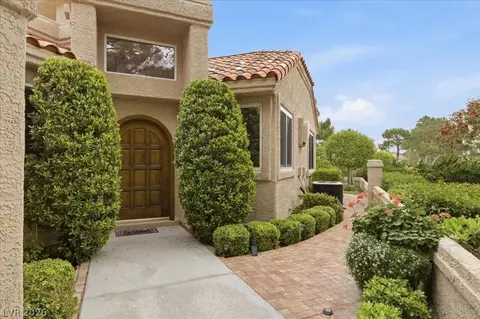 8215 Round Hills Cir, Las Vegas, NV 89113