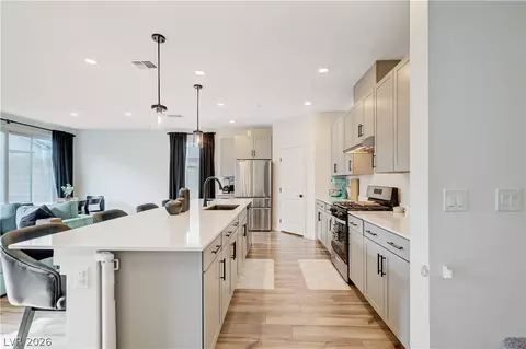 10207 Canyon Mantle St, Las Vegas, NV 89166