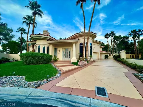 8101 Moonstone Cir, Las Vegas, NV 89128