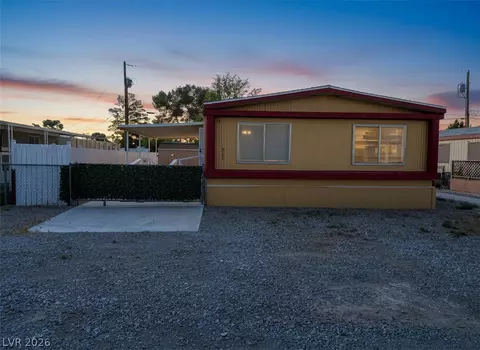 221 W Comstock Blvd, Pahrump, NV 89048