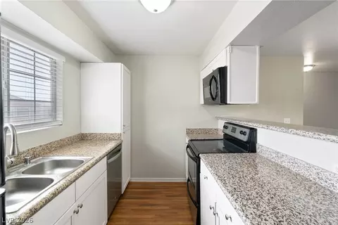 2750 S Durango Dr #2061, Las Vegas, NV 89117