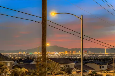 6633 Lucky Boy Dr, Las Vegas, NV 89110