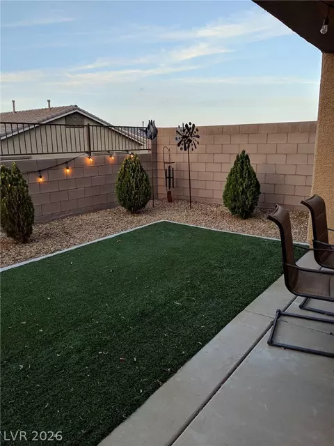 67 Desert Coyote St, Henderson, NV 89012