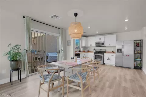 7212 Platinum Peak Ave, Las Vegas, NV 89129