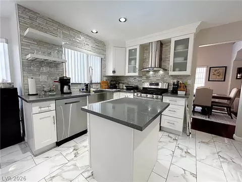 2013 Sedona Creek Cir, Las Vegas, NV 89128