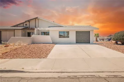 6783 Ledgewood Dr, Las Vegas, NV 89103
