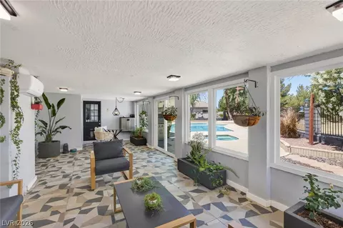 2243 Marlboro Dr, Henderson, NV 89014