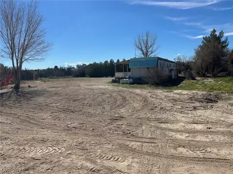 1300 W Windsong Ln, Pahrump, NV 89048