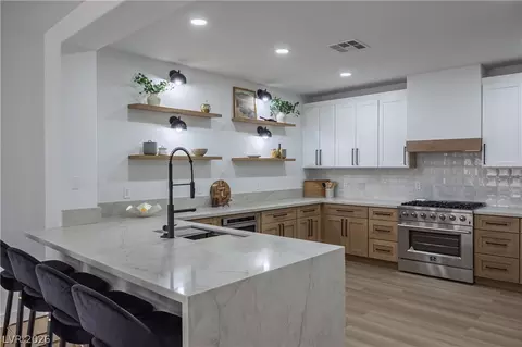 10982 Village Ridge Ln, Las Vegas, NV 89135