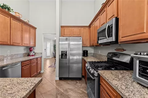 Kitchen - 2749 Turtlebay Ave, Henderson, NV 89074 photo 4 of 6