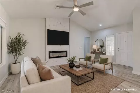 8805 Sundial Dr, Las Vegas, NV 89134