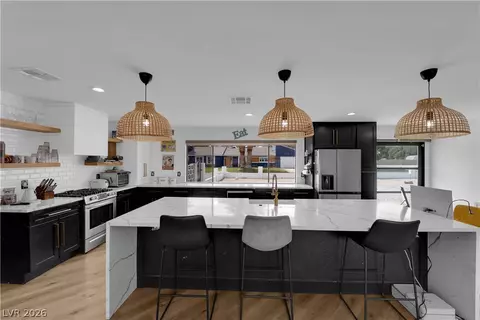 7810 Gilespie St, Las Vegas, NV 89123