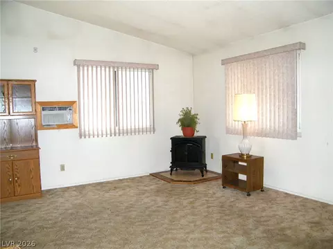 Living - 1010 75th East St, Ely, NV 89301 photo 2 of 4