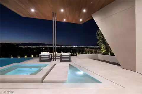 Exterior - 19 Boulderback Dr, Henderson, NV 89012 photo 10 of 32