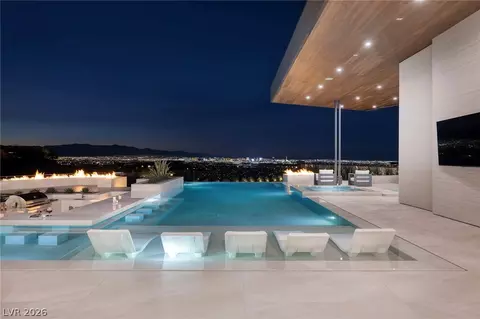 Exterior - 19 Boulderback Dr, Henderson, NV 89012 photo 6 of 32