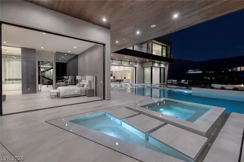 Exterior - 19 Boulderback Dr, Henderson, NV 89012 photo 11 of 32