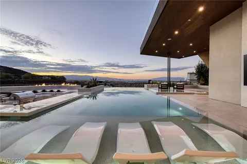 Exterior - 19 Boulderback Dr, Henderson, NV 89012 photo 23 of 32
